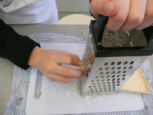 Jamie Oliver1 grating cheese
