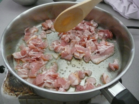 Jamie Oliver1 cooking bacon