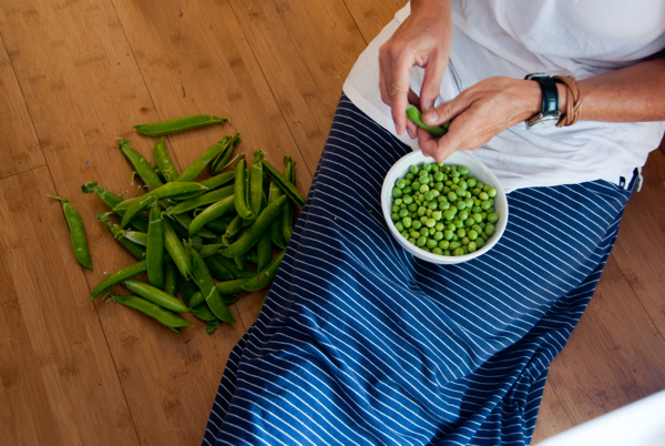 Angela Ritchie shelling peas