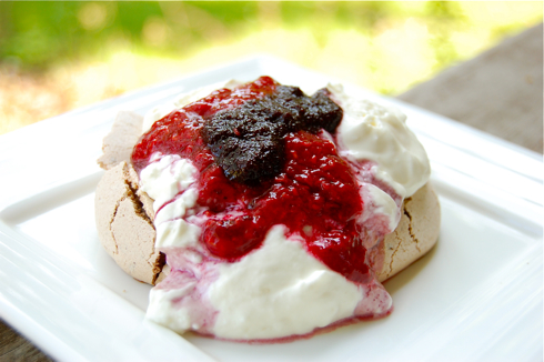 Daring Bakers pavlova on eatlivetravelwrite.com