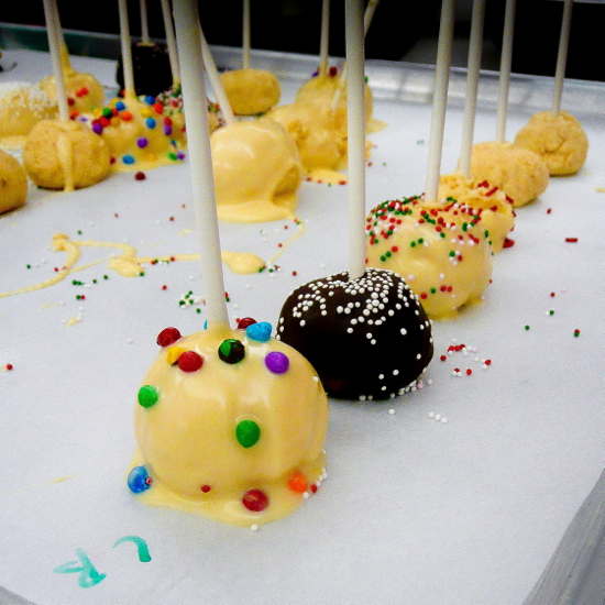 how to write on cake pops
