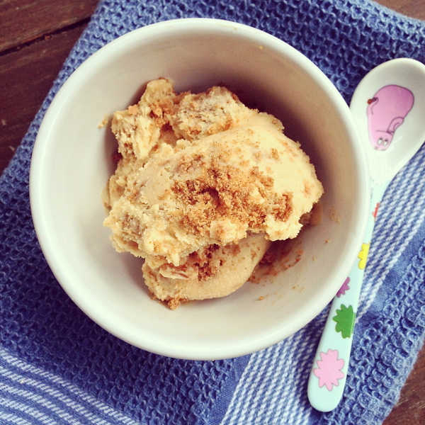 Speculoos ice cream on eatlivetravelwrite.com