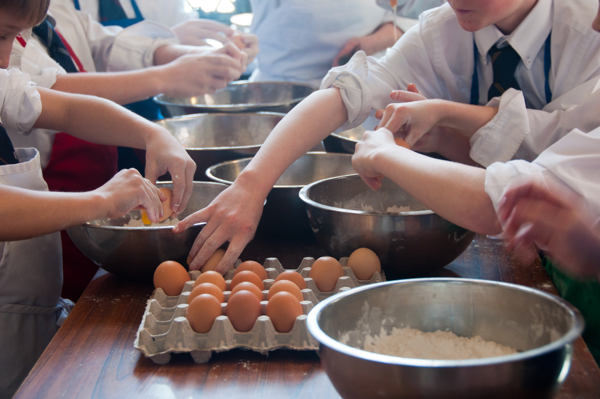 KIds cracking eggs 2 on eatlivetravelwrite.com