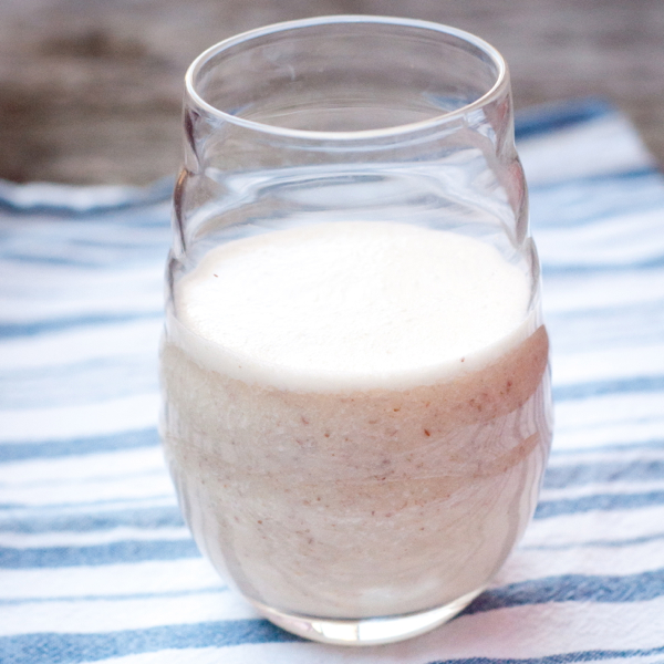 Peanut butter, banana and flax smoothie on eatlivetravelwrite.com