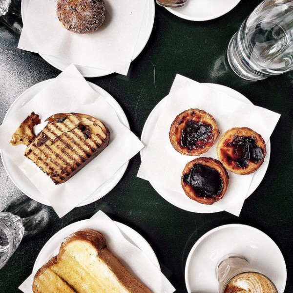 Breakfast at Taberna do Mercado on eatlivetravelwrite.com