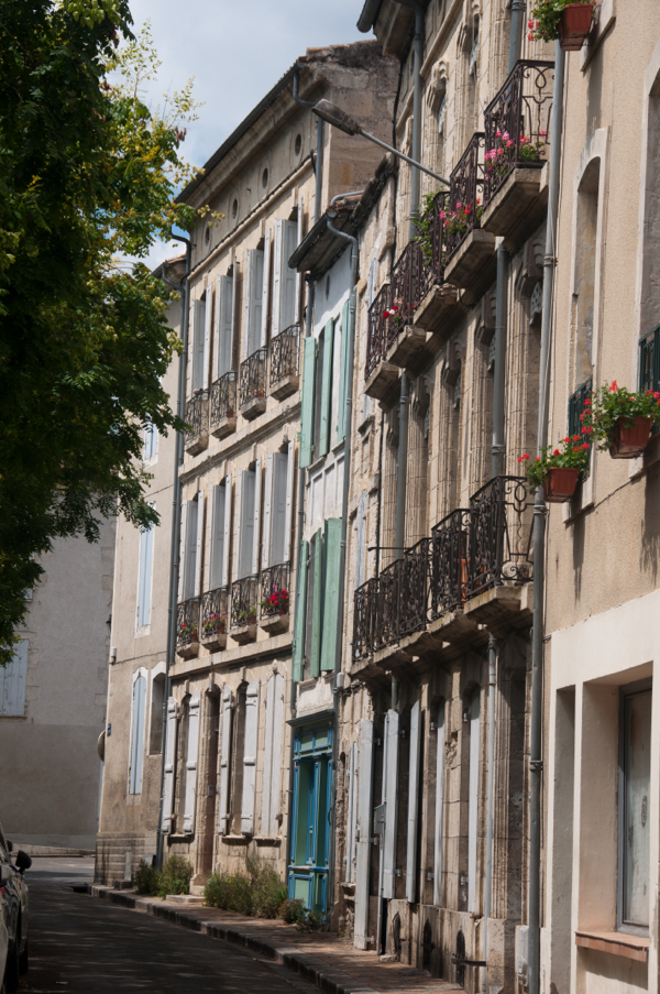 Shady street in Nerac on eatlivetravelwrite.com