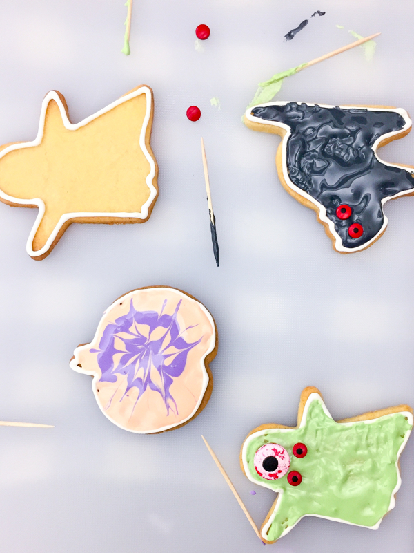 Cookies for Halloween on eatlivetravelwrite.com