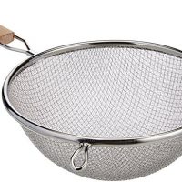 Metal strainer