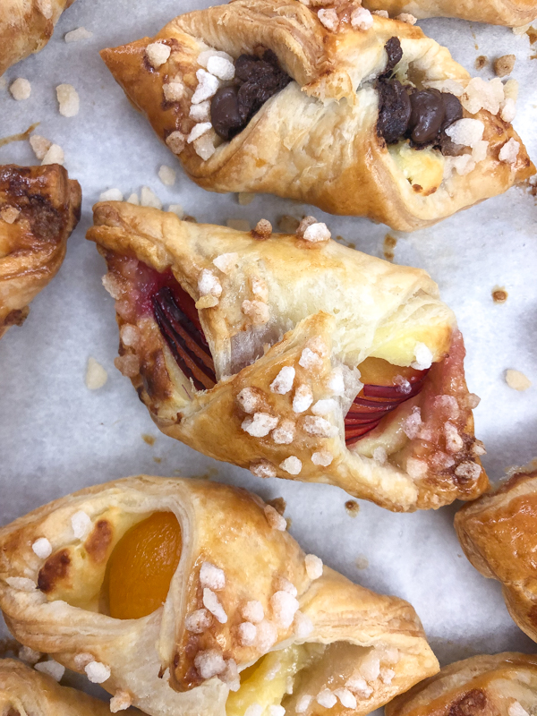 Ready to eat mini oereillettes aux fruits et chocolat on eatlivetravelwrite.com