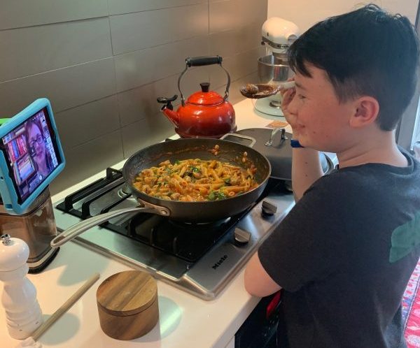 Following virtual instructions in cooking club