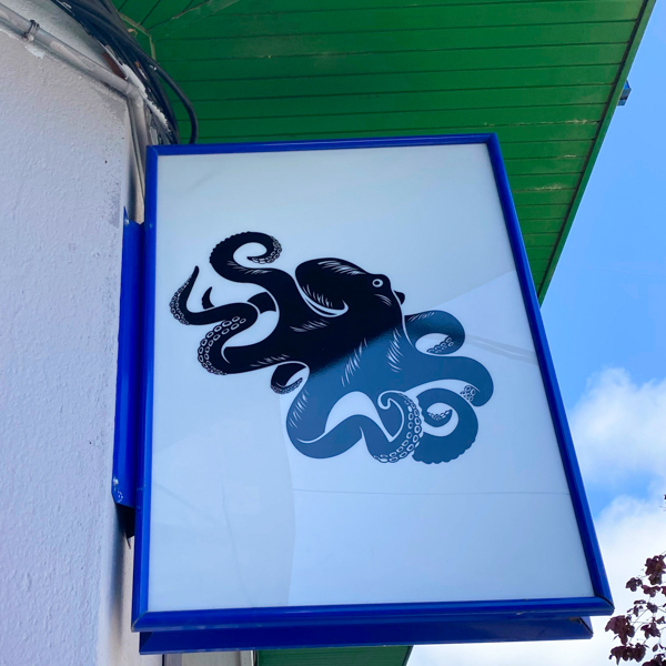 Pulpo sign in Melide.